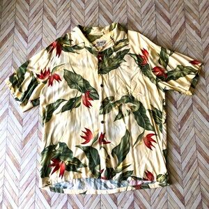 IOLANI Hawaiian Short Sleeve Button Down Shirt Size M. Made In Hawaii.